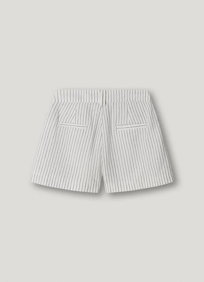 Ausgestellte gestreifte Shorts Ausgestellte gestreifte Shorts
