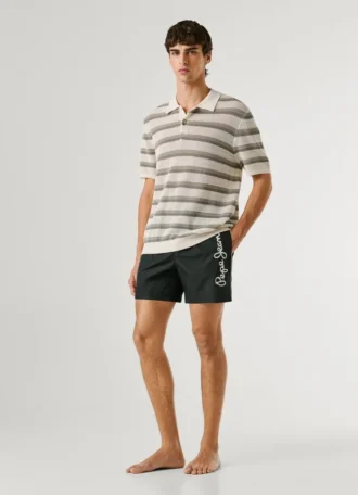 Badehose mit aufgedrucktem Logo