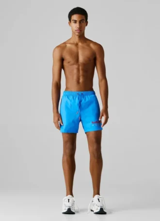 Badehose mit aufgedrucktem Logo