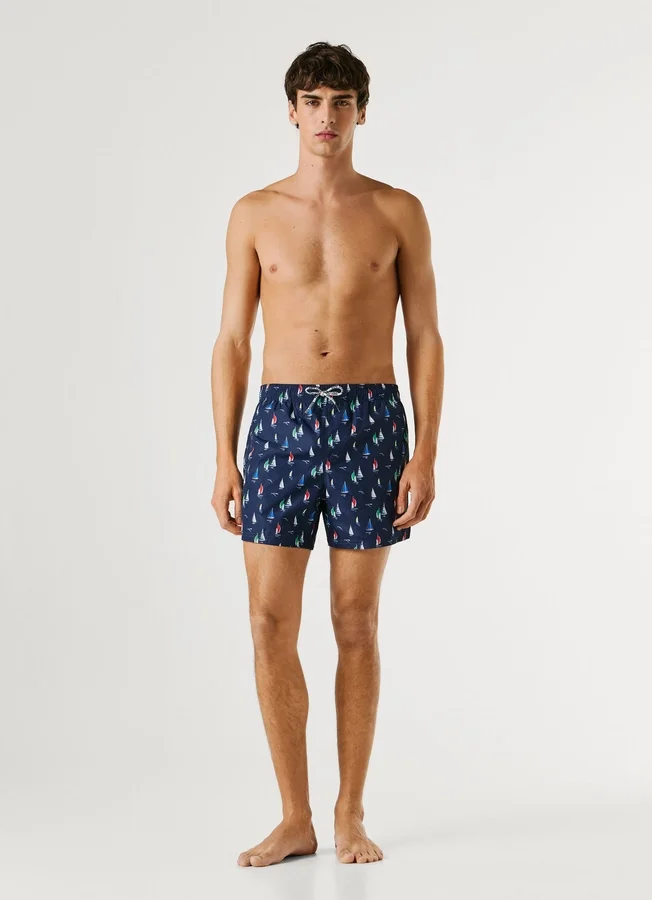 Badeshorts mit Segelbooten Badeshorts mit Segelbooten