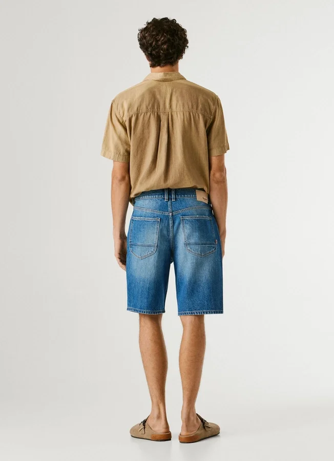 Bermudashorts aus Denim mit Tapered-Passform Bermudashorts aus Denim mit Tapered-Passform