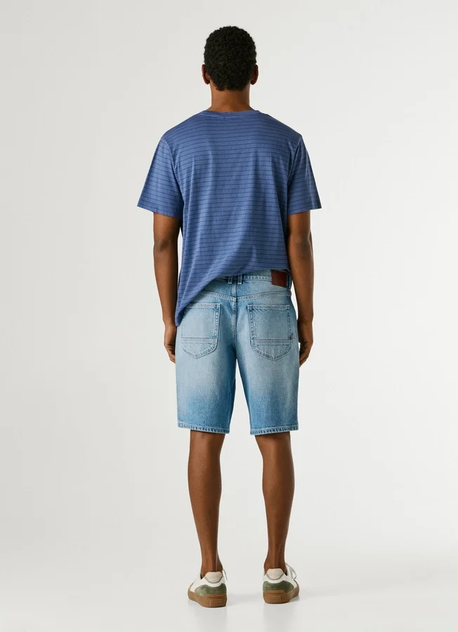 Bermudashorts aus Denim mit Tapered-Passform Bermudashorts aus Denim mit Tapered-Passform