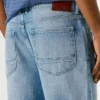 Bermudashorts aus Denim mit Tapered-Passform Bermudashorts aus Denim mit Tapered-Passform