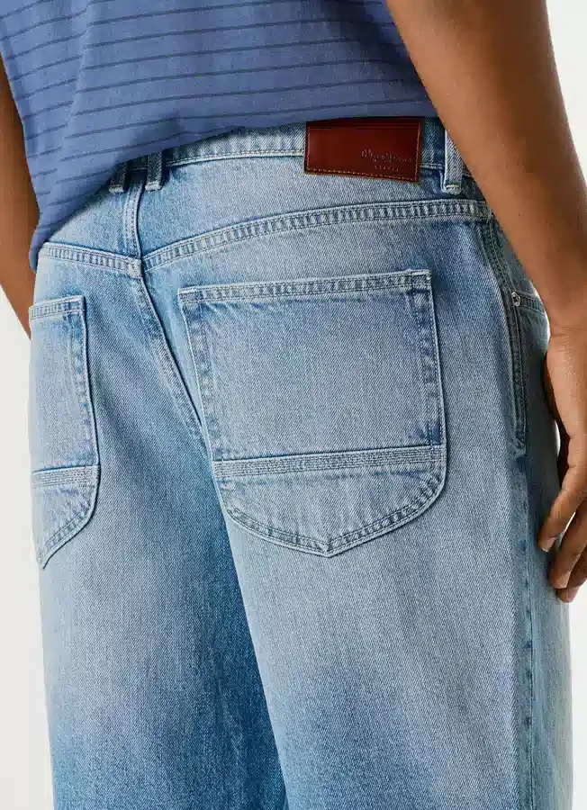 Bermudashorts aus Denim mit Tapered-Passform Bermudashorts aus Denim mit Tapered-Passform