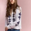 Bluse mit Blumenstickerei Bluse mit Blumenstickerei