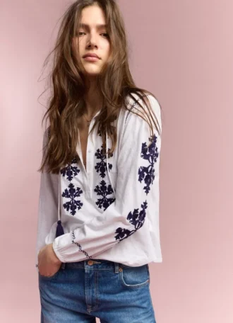 Bluse mit Blumenstickerei