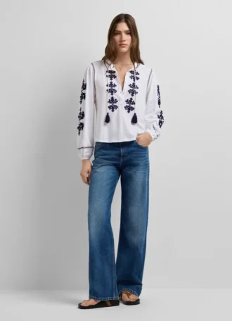 Bluse mit Blumenstickerei