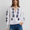 Bluse mit Blumenstickerei Bluse mit Blumenstickerei