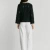 Bluse mit durchbrochenen Details