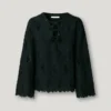 Bluse mit durchbrochenen Details