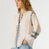 Bluse mit Stickdetails