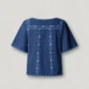 Bluse mit V-Ausschnitt und Stickdetails Bluse mit V-Ausschnitt und Stickdetails