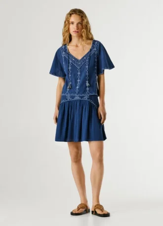 Bluse mit V-Ausschnitt und Stickdetails