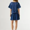 Bluse mit V-Ausschnitt und Stickdetails Bluse mit V-Ausschnitt und Stickdetails