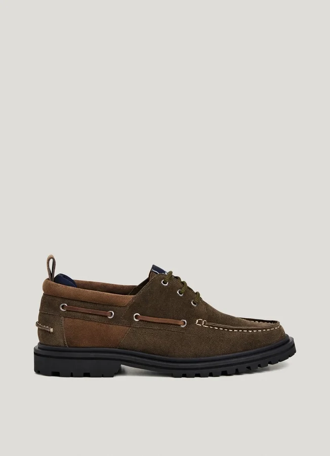 Bootsschuhe aus Wildleder Bootsschuhe aus Wildleder