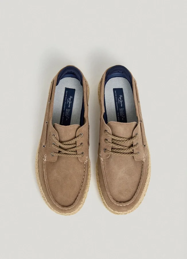 Bootsschuhe aus Wildleder Bootsschuhe aus Wildleder