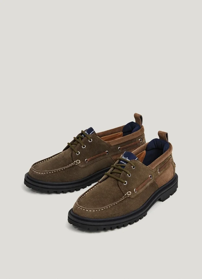 Bootsschuhe aus Wildleder Bootsschuhe aus Wildleder