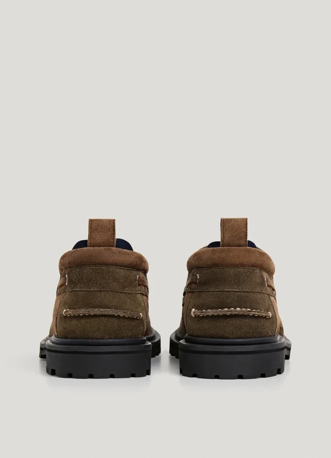 Bootsschuhe aus Wildleder Bootsschuhe aus Wildleder