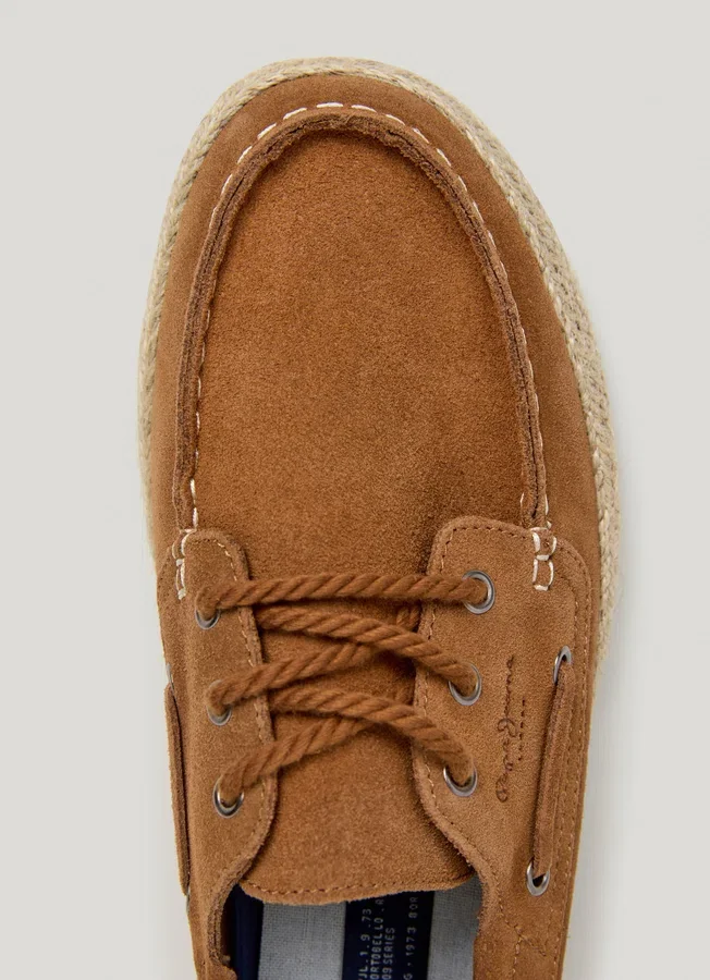 Bootsschuhe aus Wildleder Bootsschuhe aus Wildleder