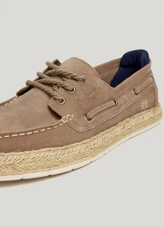 Bootsschuhe aus Wildleder Bootsschuhe aus Wildleder
