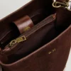 Bucket Bag aus Wildleder