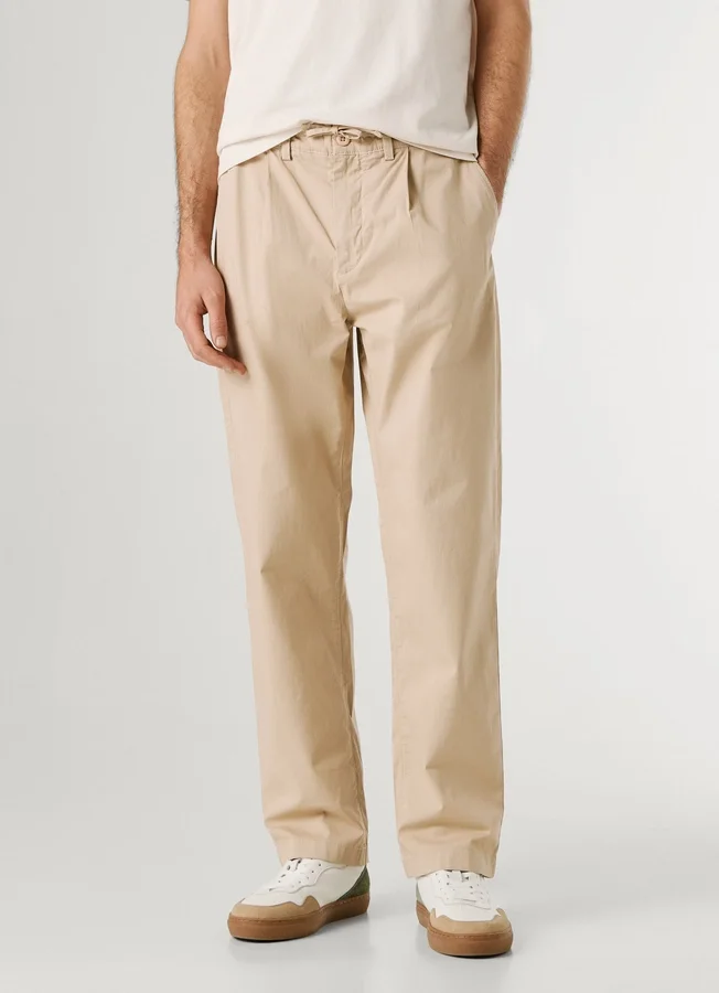 Chino aus Popeline in lockerer Passform Chino aus Popeline in lockerer Passform