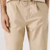 Chino aus Popeline in lockerer Passform Chino aus Popeline in lockerer Passform