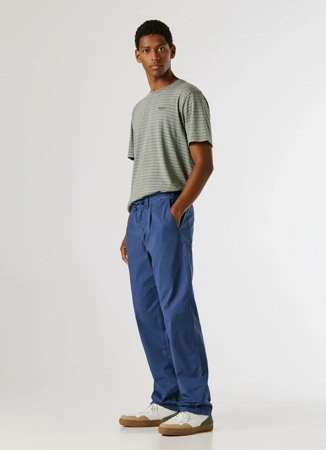 Chino aus Popeline in lockerer Passform Chino aus Popeline in lockerer Passform