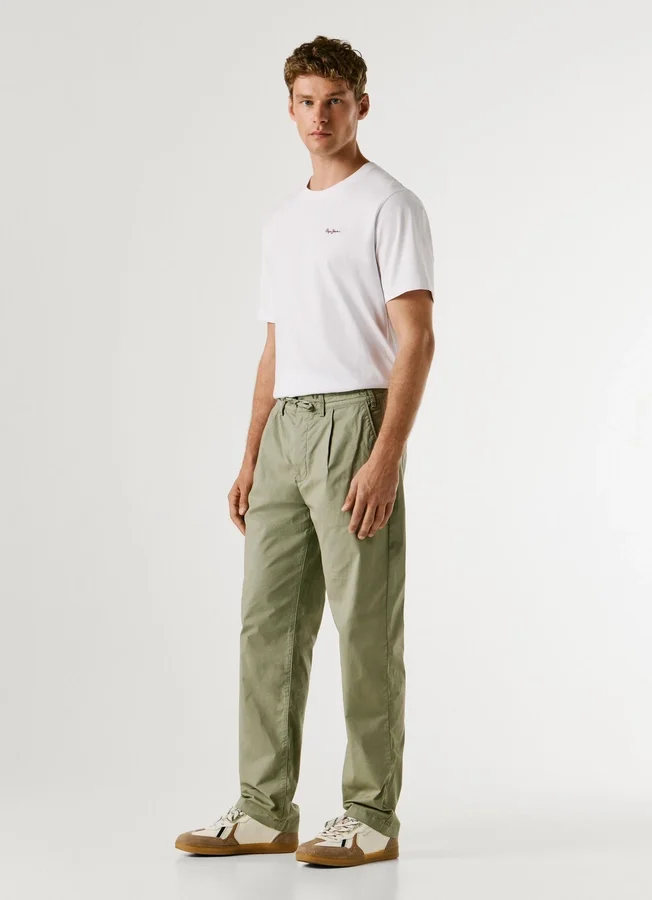 Chino aus Popeline in lockerer Passform Chino aus Popeline in lockerer Passform
