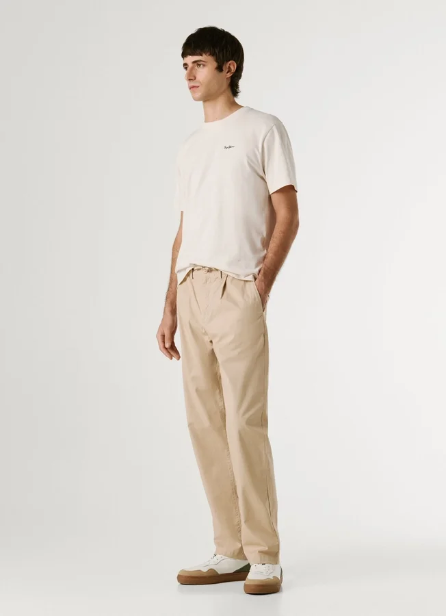 Chino aus Popeline in lockerer Passform Chino aus Popeline in lockerer Passform