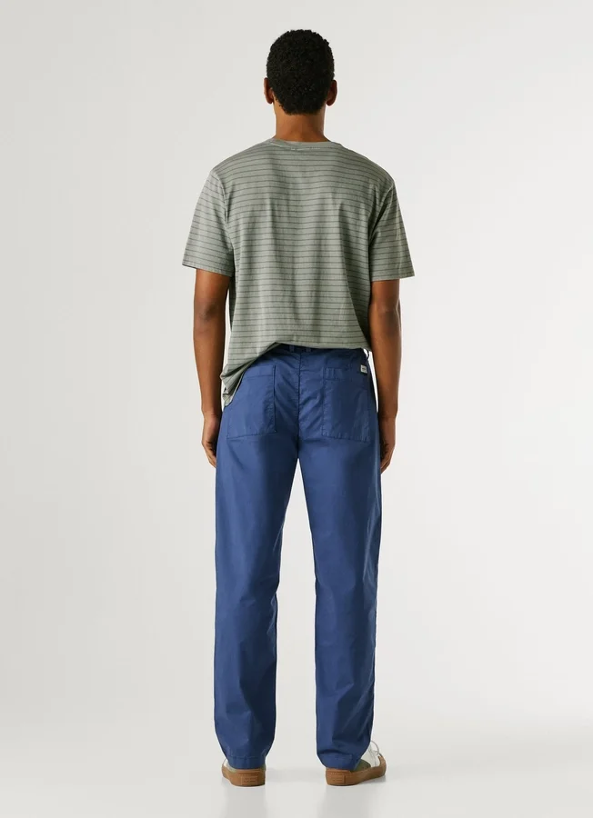 Chino aus Popeline in lockerer Passform Chino aus Popeline in lockerer Passform