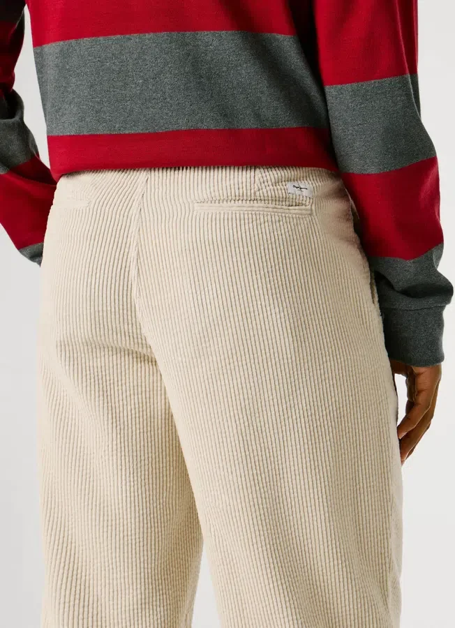 Chino aus Popeline in lockerer Passform Chino aus Popeline in lockerer Passform