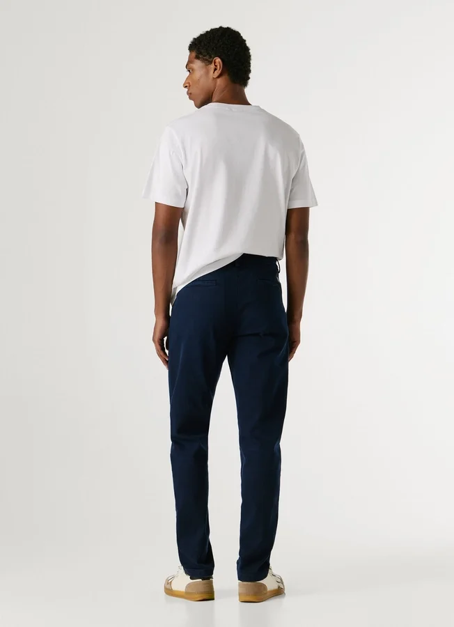 Chino-Hose mit konischer Passform Chino-Hose mit konischer Passform