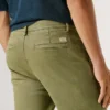 Chino-Hose mit konischer Passform