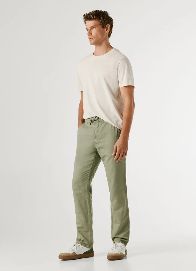 Chino-Hose mit verstellbarem Kordelzug Chino-Hose mit verstellbarem Kordelzug