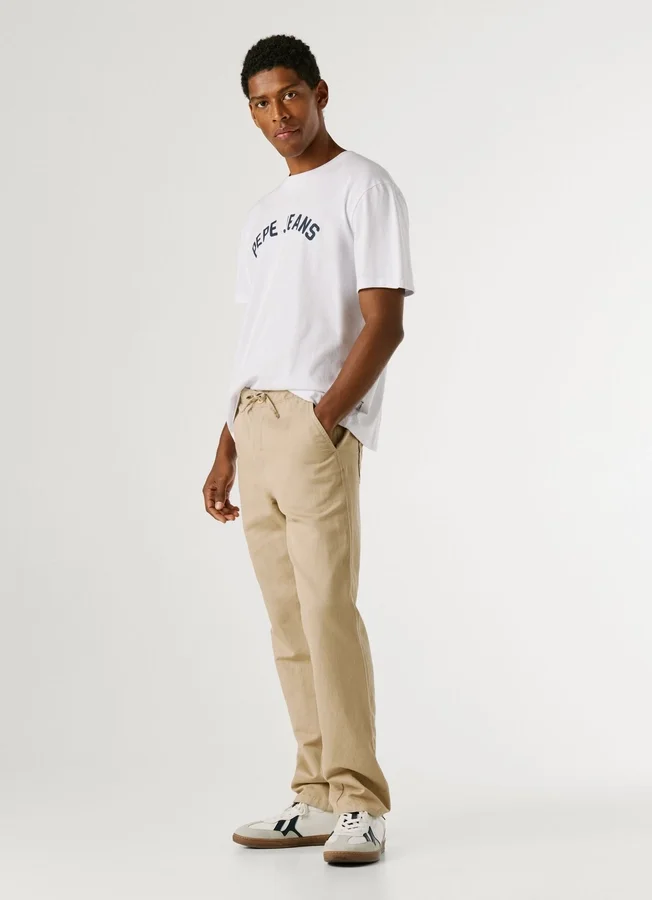 Chino-Hose mit verstellbarem Kordelzug Chino-Hose mit verstellbarem Kordelzug