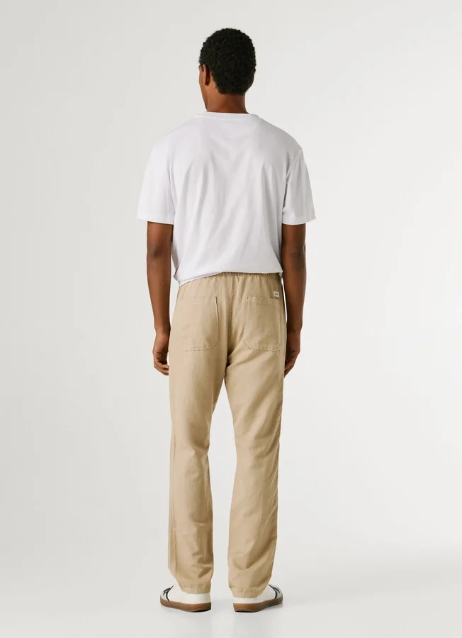 Chino-Hose mit verstellbarem Kordelzug Chino-Hose mit verstellbarem Kordelzug
