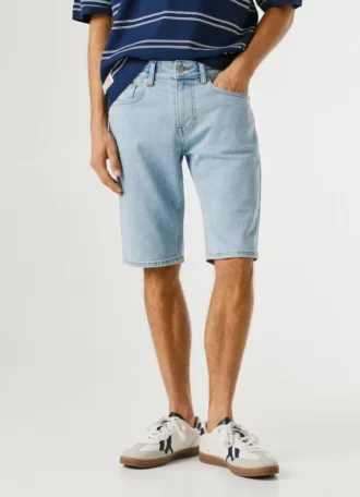 Denim-Shorts in gerader Passform