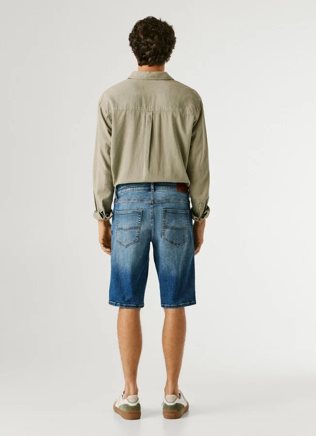 Denim-Shorts in gerader Passform Denim-Shorts in gerader Passform
