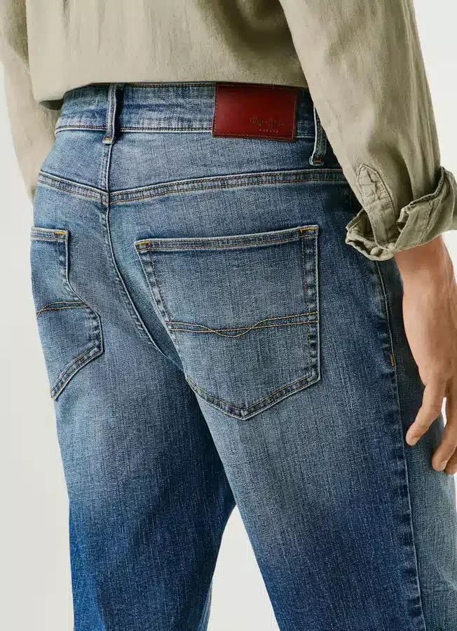 Denim-Shorts in gerader Passform Denim-Shorts in gerader Passform