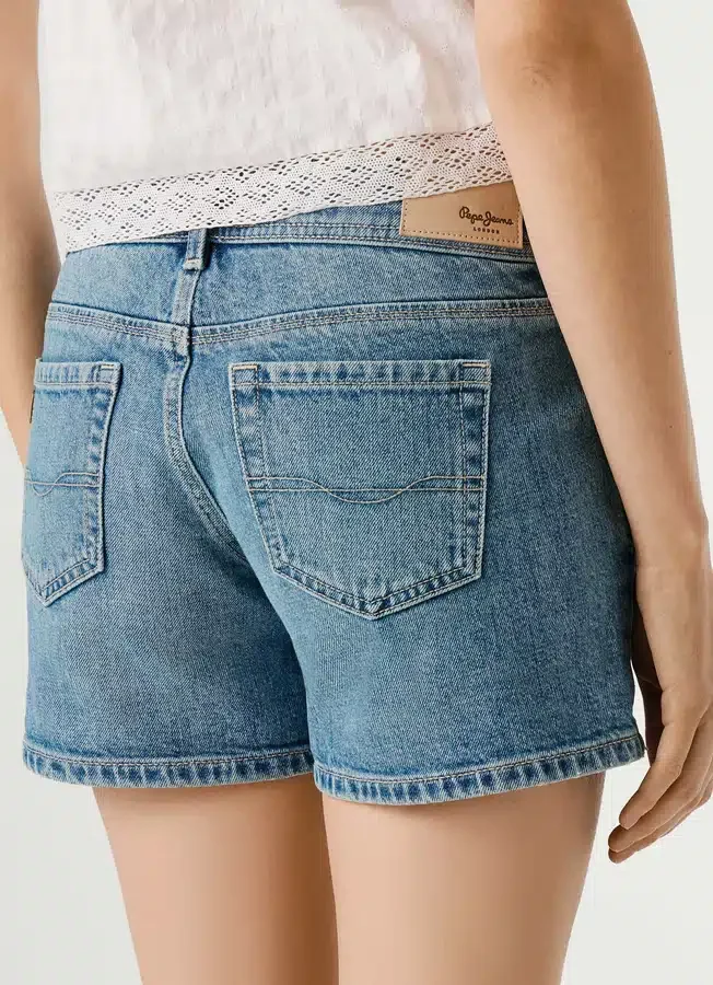 Denim-Shorts in Regular Fit Denim-Shorts in Regular Fit