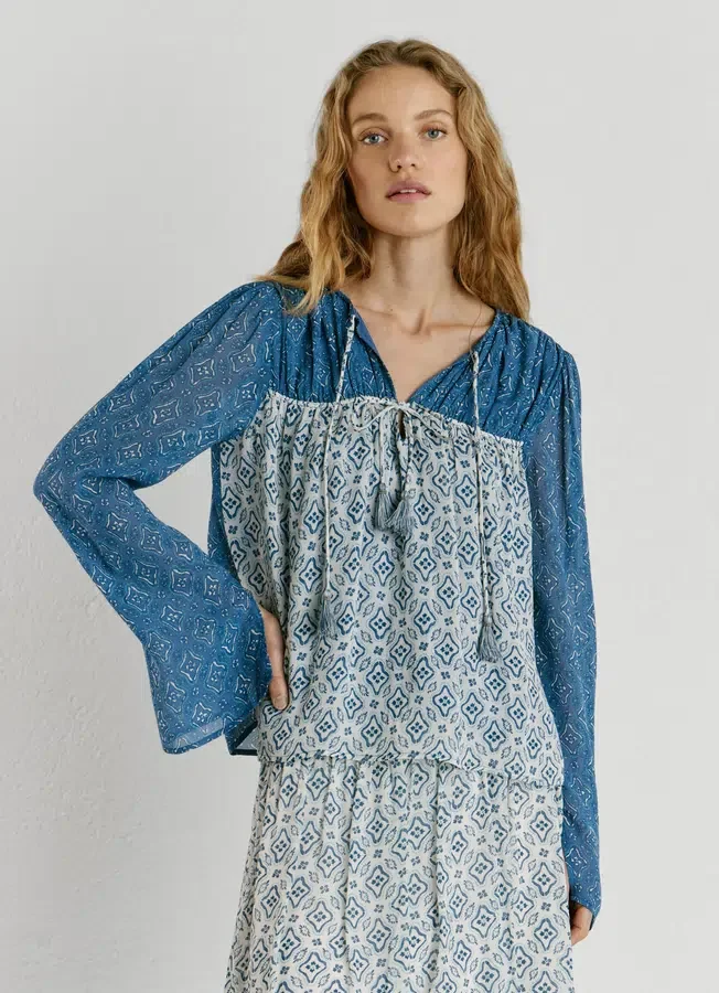 Fließende Bluse mit Blumenprint Fließende Bluse mit Blumenprint