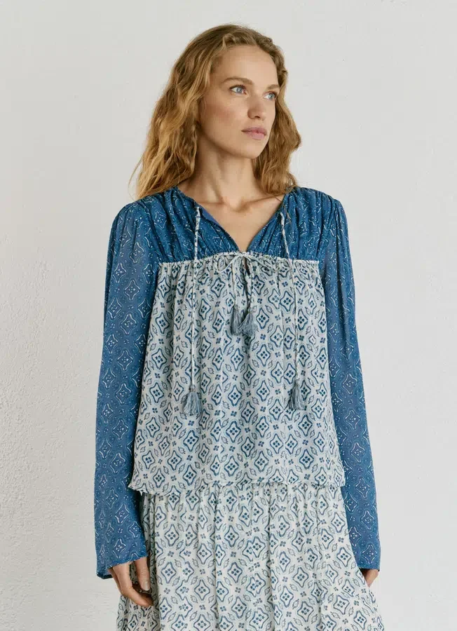 Fließende Bluse mit Blumenprint Fließende Bluse mit Blumenprint