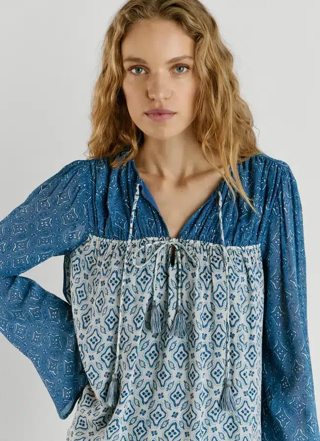 Fließende Bluse mit Blumenprint Fließende Bluse mit Blumenprint