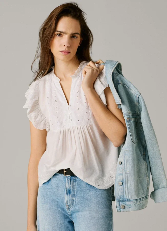 Fließende Bluse mit Schmetterlingsärmeln Fließende Bluse mit Schmetterlingsärmeln