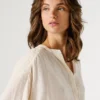 Fließende Bluse mit Stehkragen Fließende Bluse mit Stehkragen