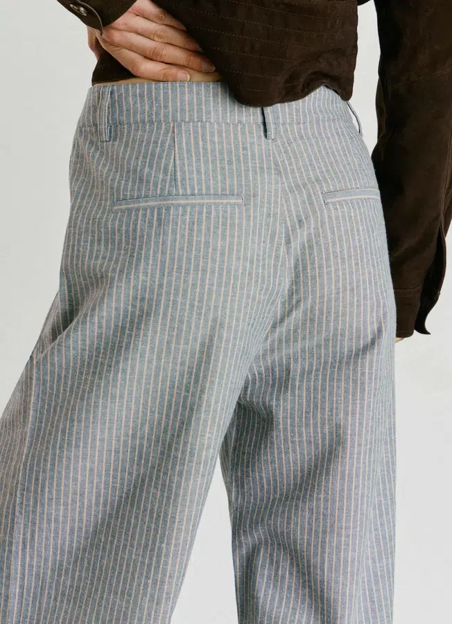 Gerade gestreifte Hose Gerade gestreifte Hose
