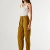 Gerade Hose mit Gürtel Gerade Hose mit Gürtel