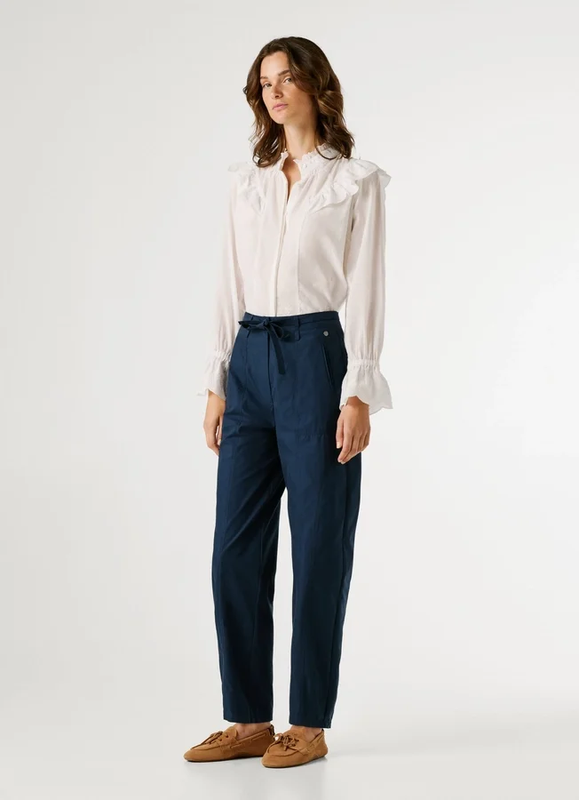Gerade Hose mit Gürtel Gerade Hose mit Gürtel