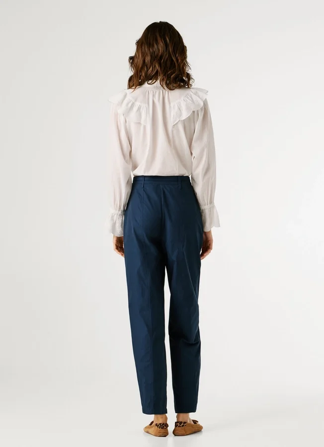 Gerade Hose mit Gürtel Gerade Hose mit Gürtel